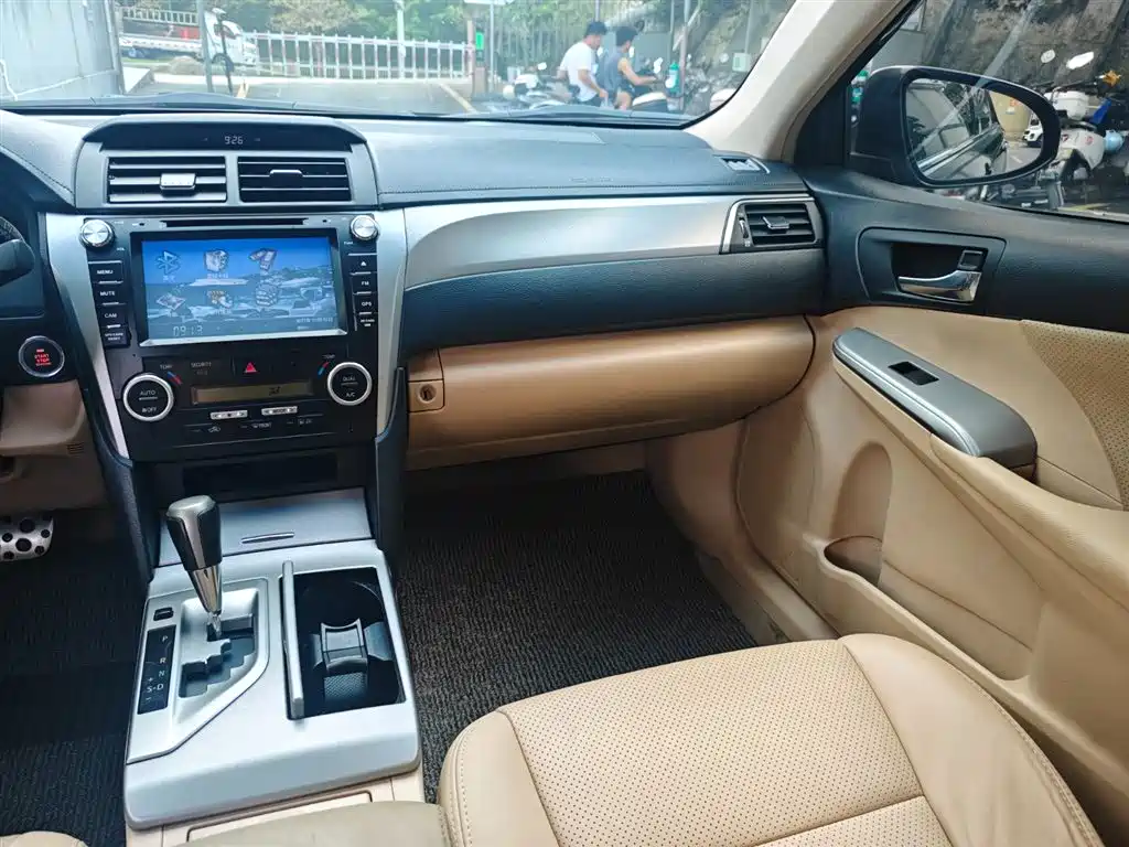 Toyota Camry 2012 — фото 11