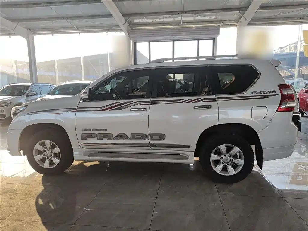 Toyota Prado 2015 — фото 5