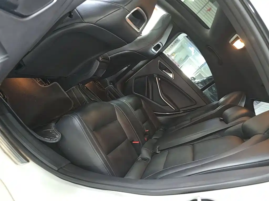 Mercedes-Benz CLA 2016 — фото 17