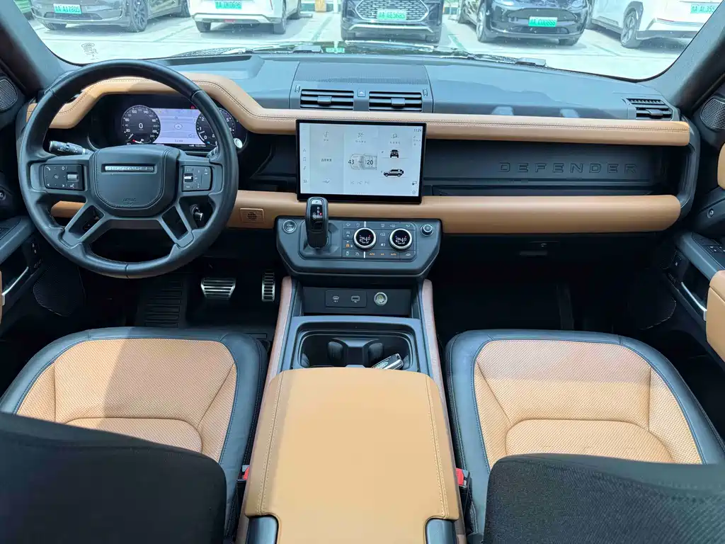 Land Rover Defender 2023 — фото 8