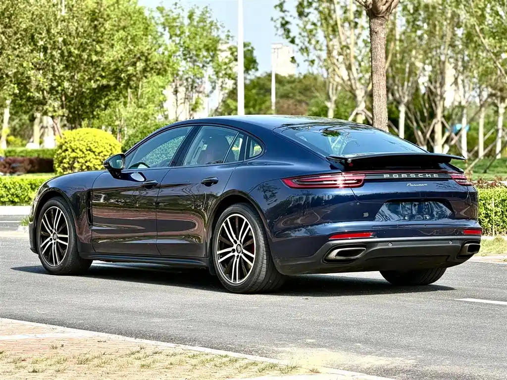 Porsche Panamera 2017 — фото 9