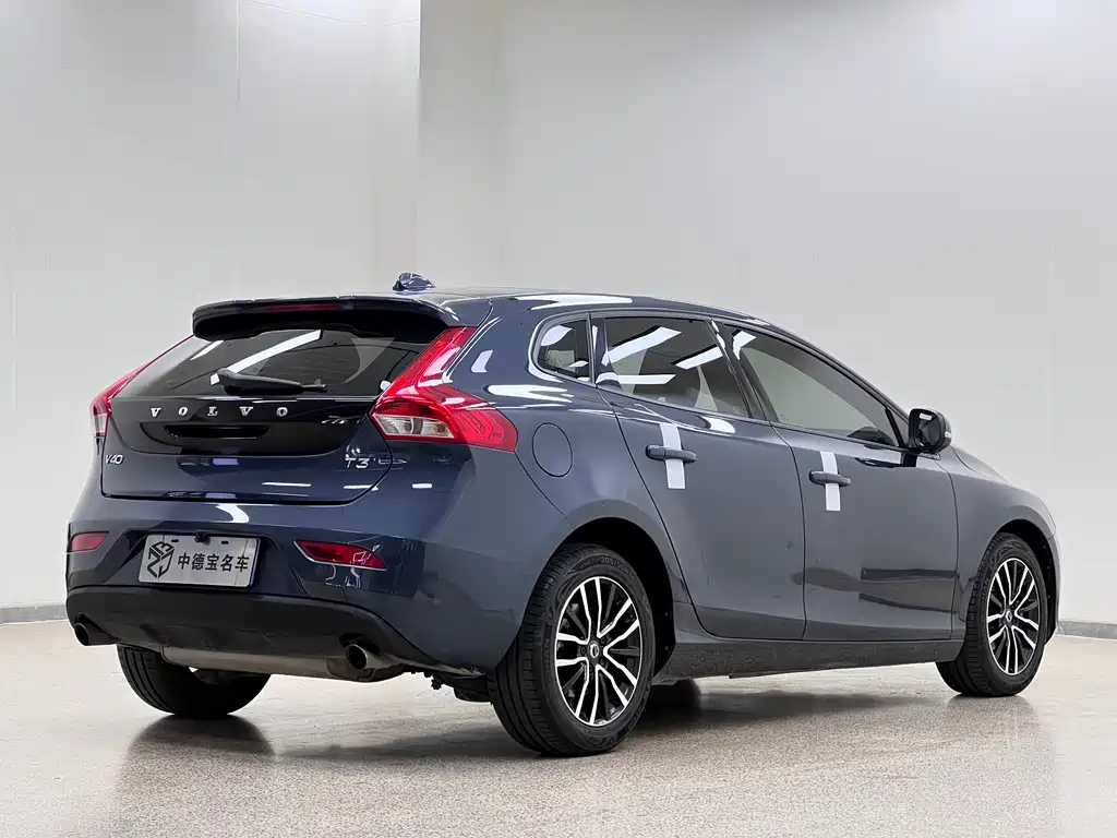 Volvo V40 2018 — фото 5