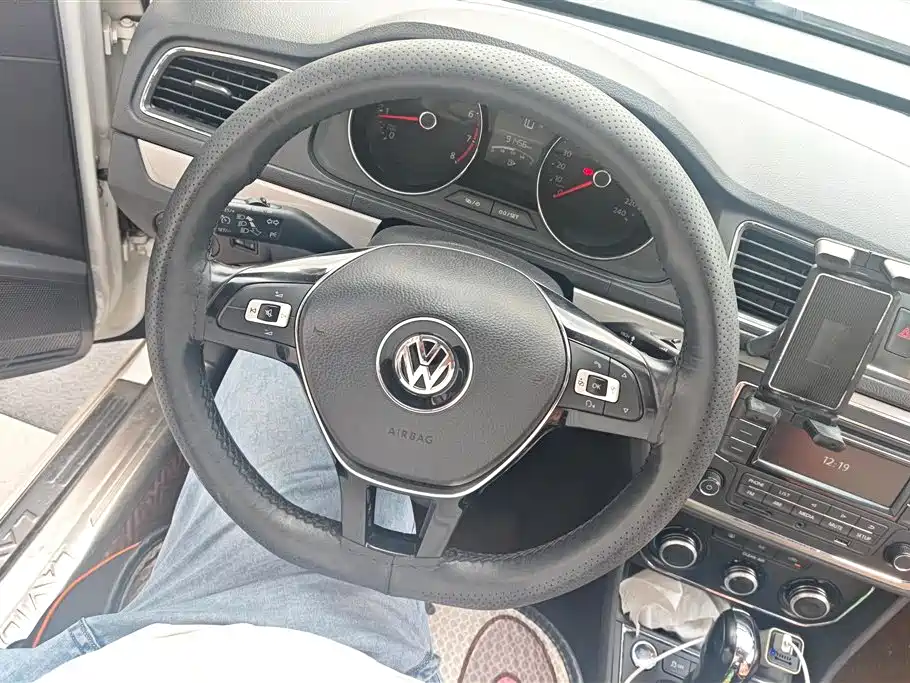 Volkswagen Lavida 2018 — фото 15