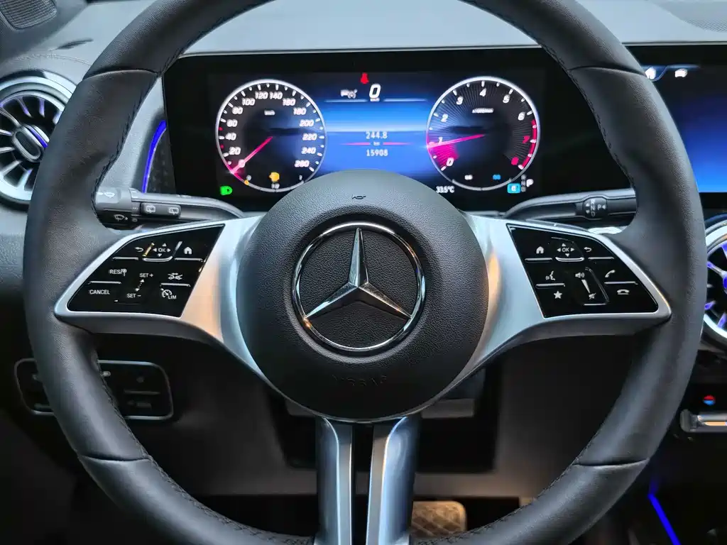 Mercedes-Benz GLB 2025 — фото 12