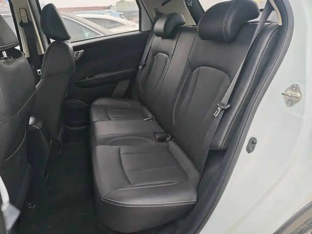 Geely Vision X3 2020 — фото 17