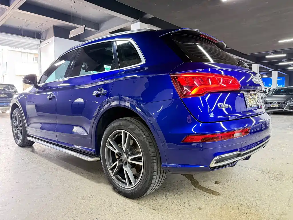 Audi Q5L 2021 — фото 11