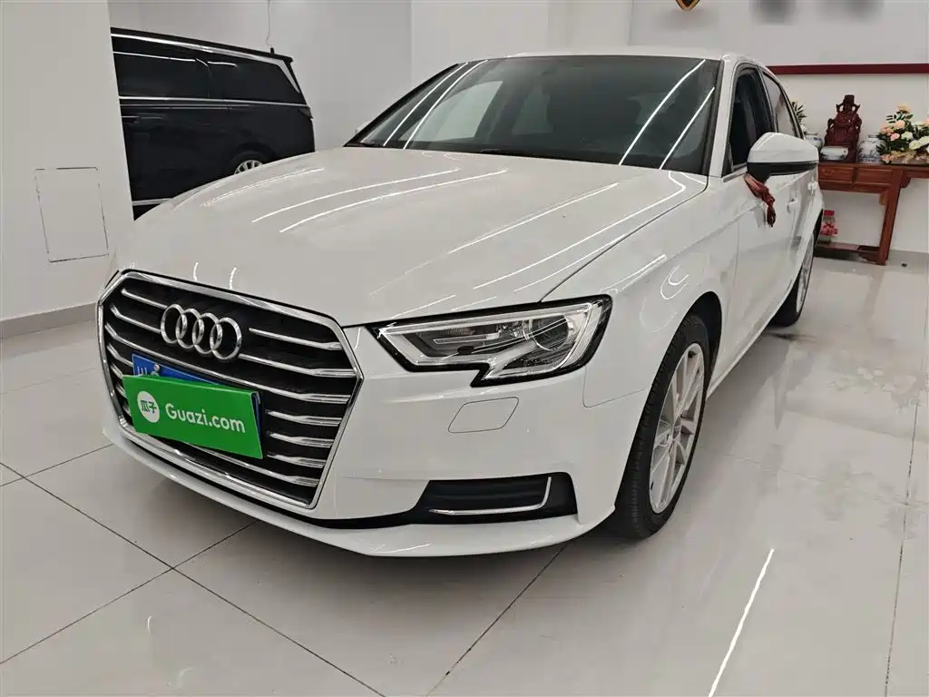 Audi A3 2019 — фото 1