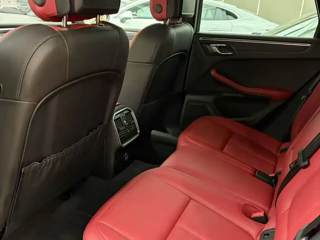Porsche Macan 2025