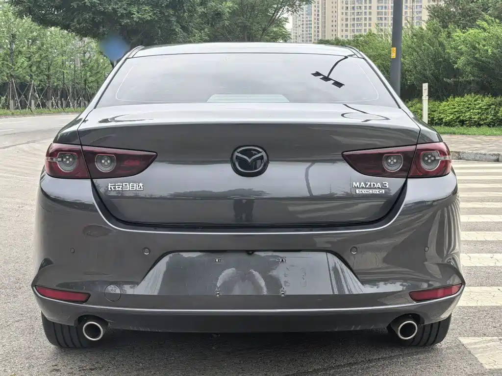 Mazda 3 Axela 2024 — фото 14