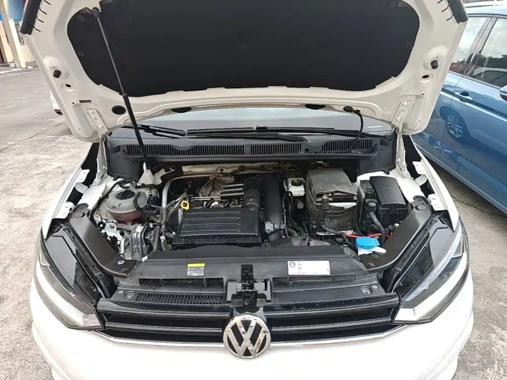 Volkswagen Touran 2017 — фото 20