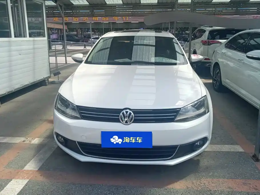 Volkswagen Sagitar 2015