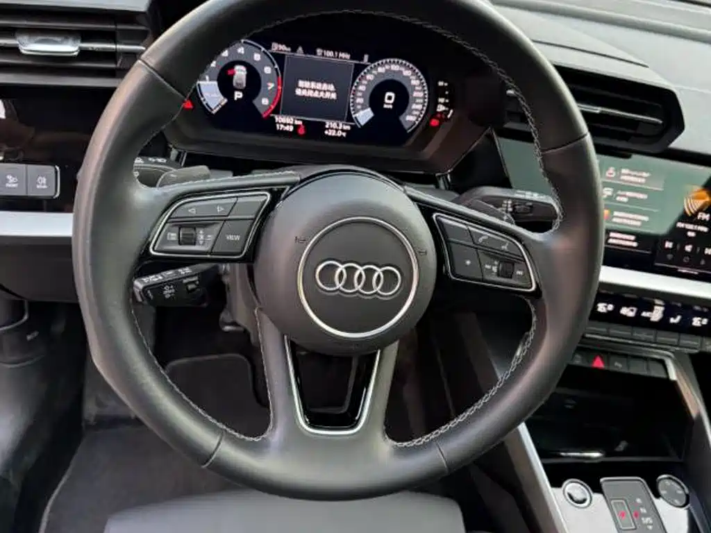 Audi A3 2023 — фото 10