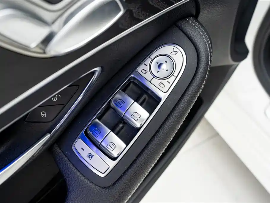 Mercedes-Benz C-Class 2020 — фото 16