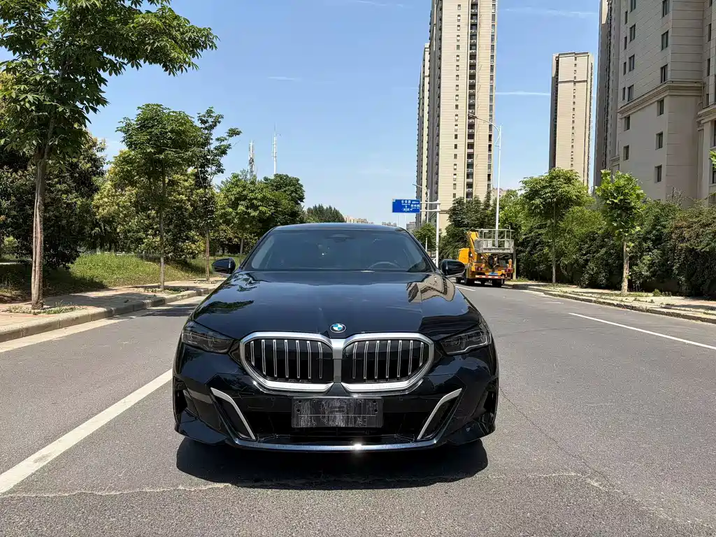BMW 5 Series 2025