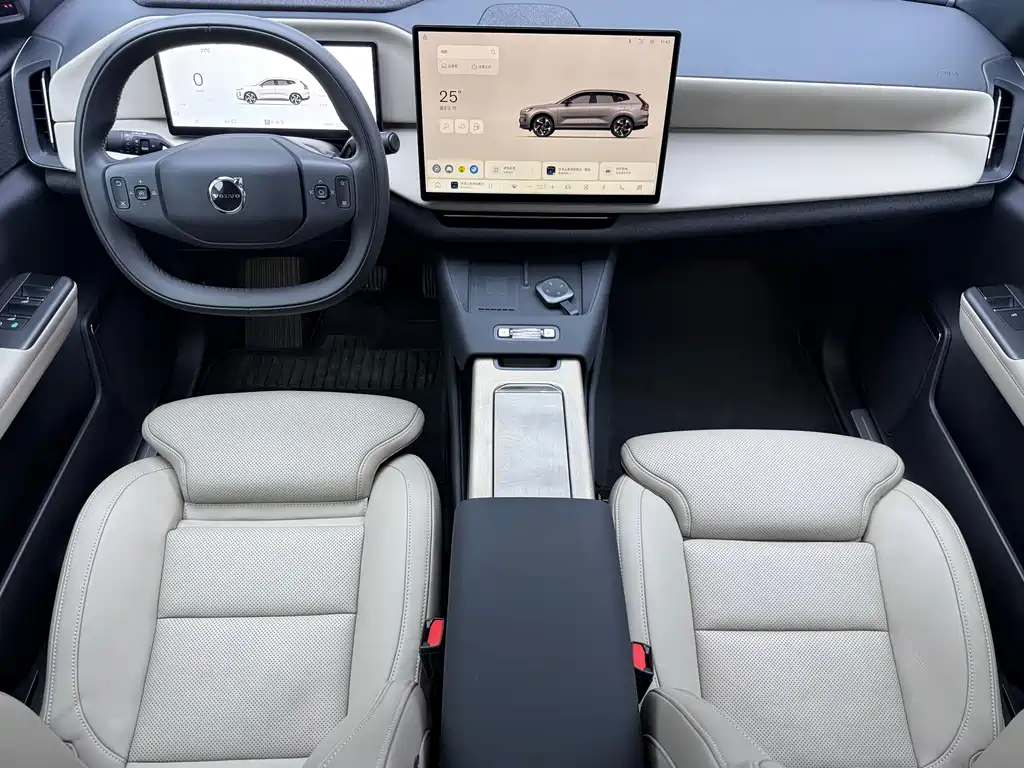 Volvo XC70 PHEV 2025 — фото 8
