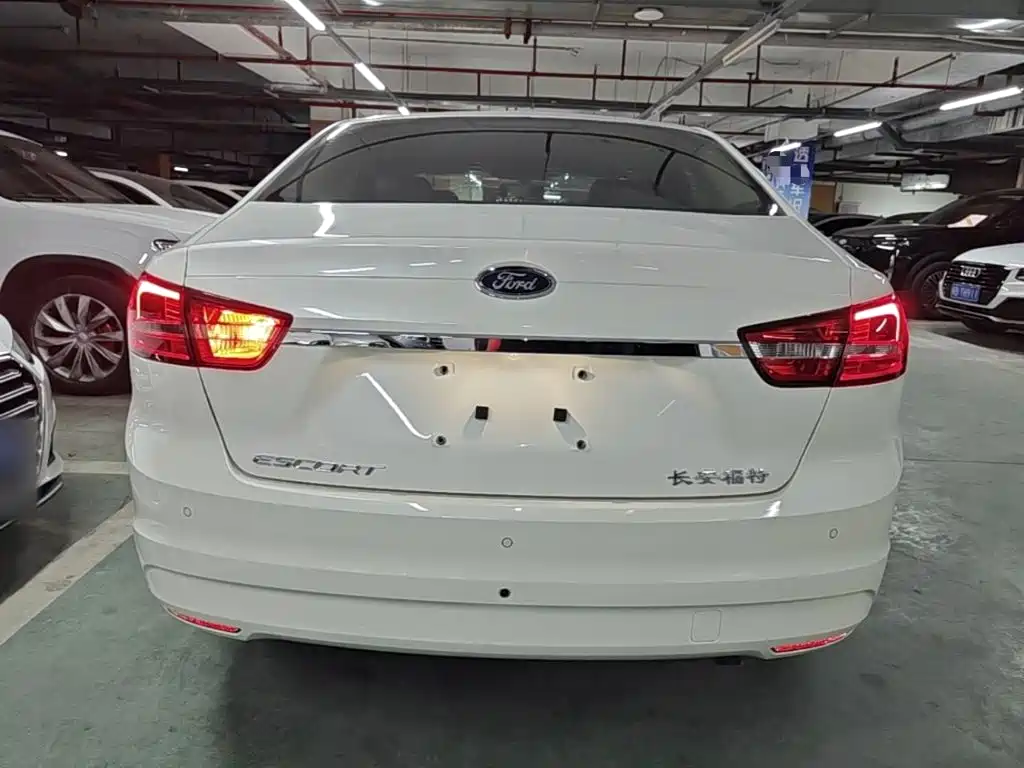 Ford Escort 2015