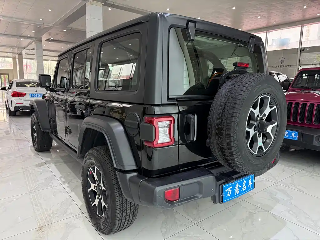 Jeep Wrangler 2024 — фото 15