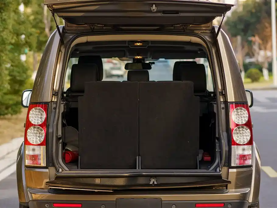 Land Rover Discovery 2012 — фото 16