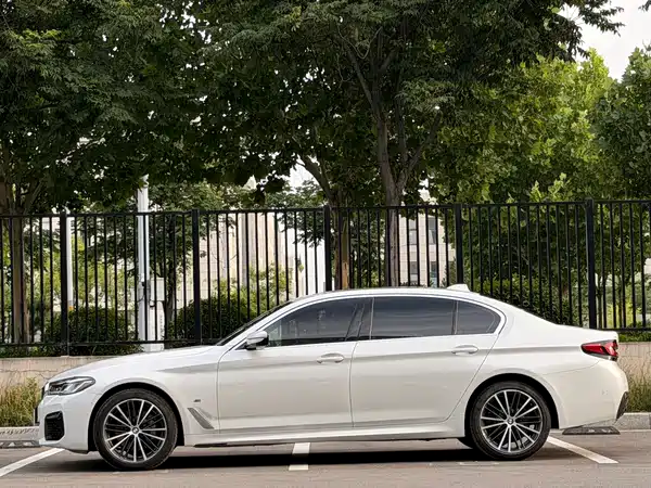 BMW 5 Series 2023