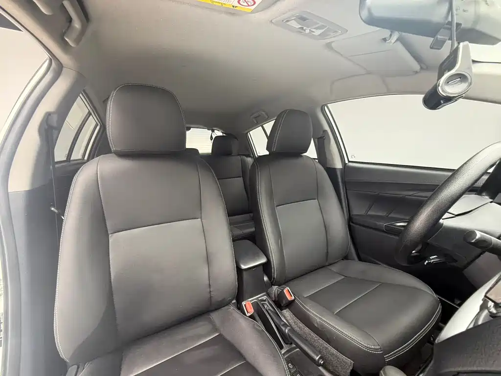 Toyota Yaris L 2022 — фото 13