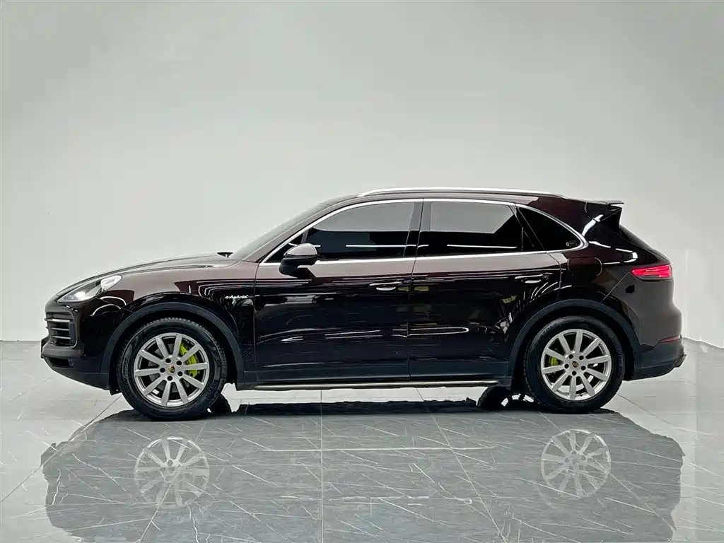 Porsche Cayenne Hybrid 2019 — фото 3
