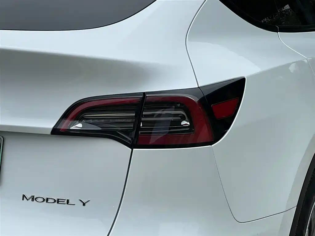 Tesla Model Y 2022 — фото 23