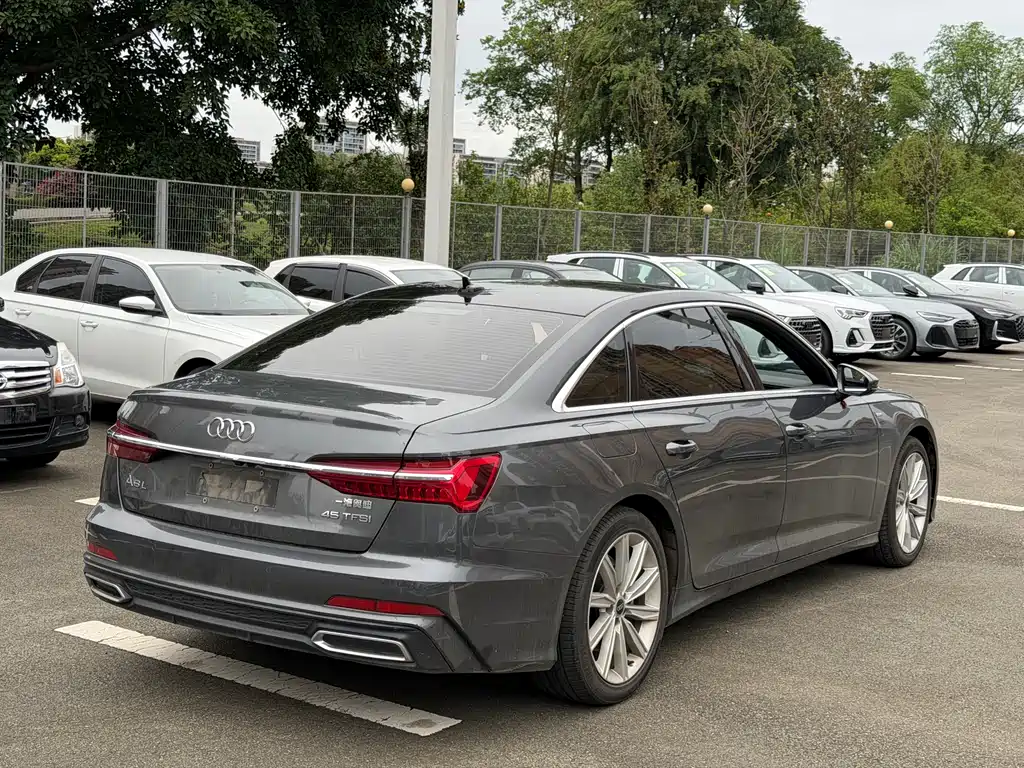 Audi A6L 2022