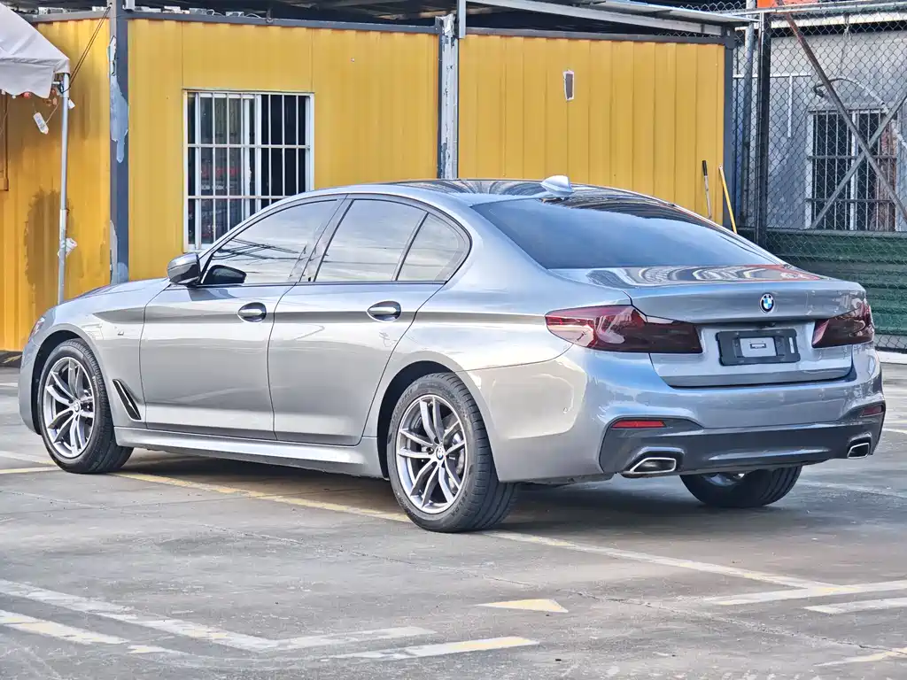 BMW 5 Series 2020 — фото 15