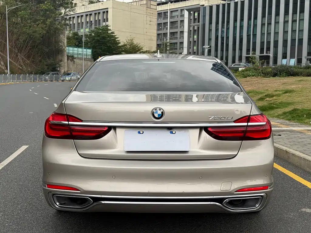 BMW 7 Series 2018 — фото 5