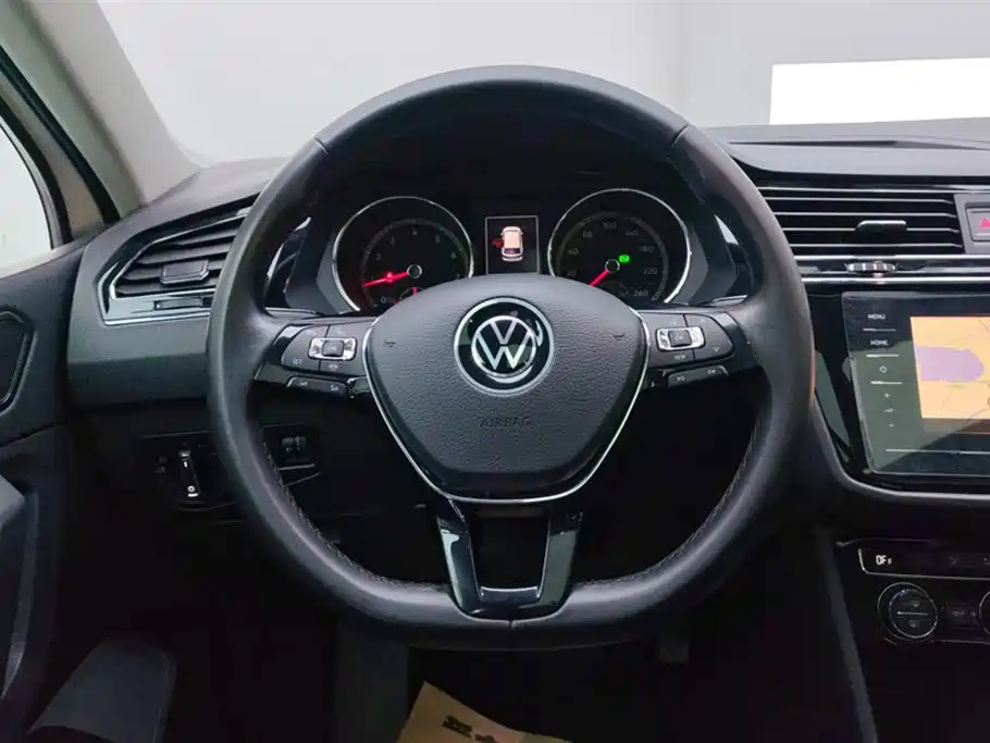 Volkswagen Tiguan L 2021 — фото 15