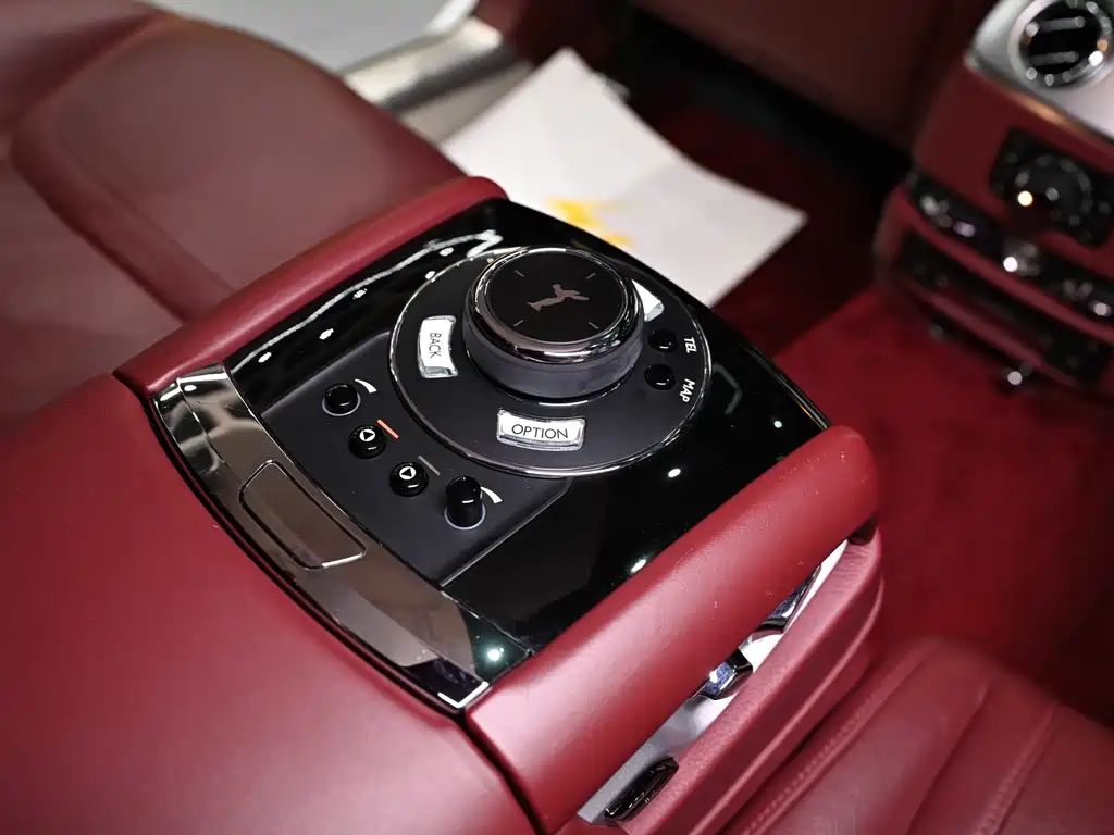 Rolls-Royce Ghost 2015 — фото 7