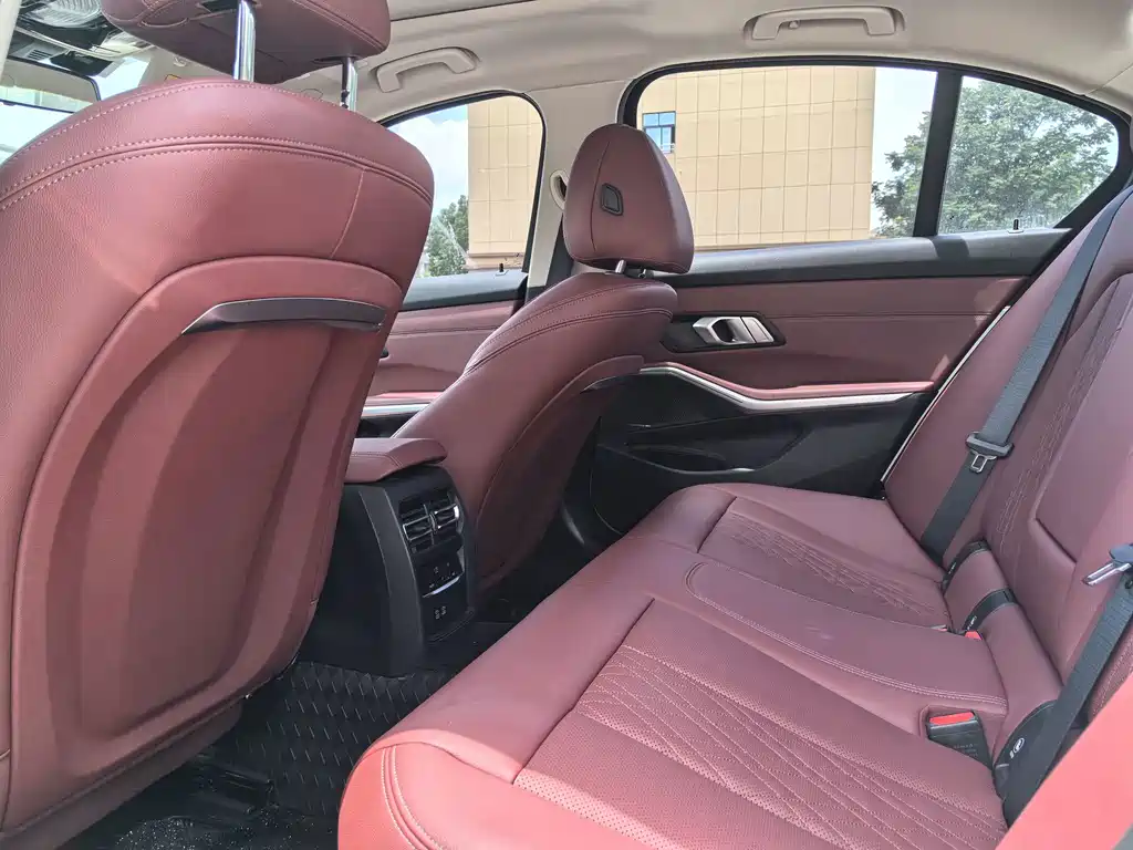 BMW 3 Series 2024