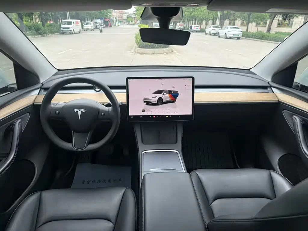 Tesla Model Y 2022 — фото 9