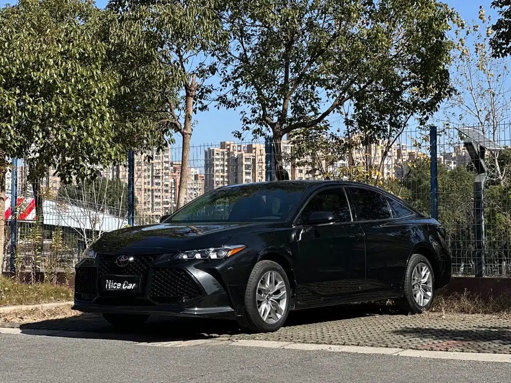 Toyota Avalon 2021 — фото 1
