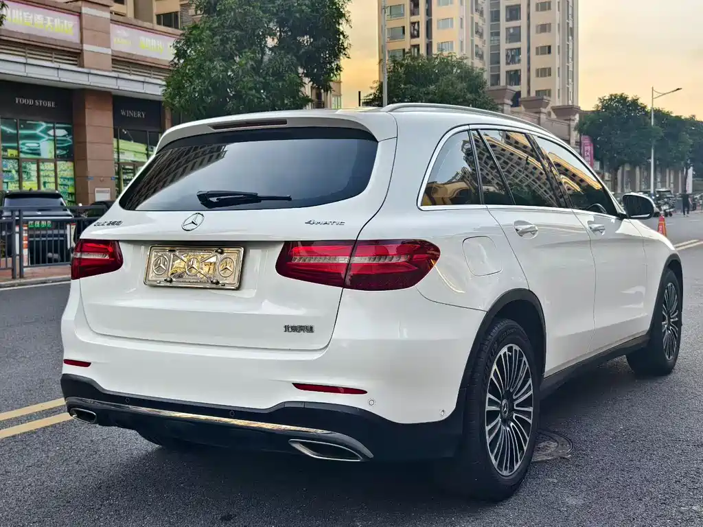 Mercedes-Benz GLC 2018 — фото 18