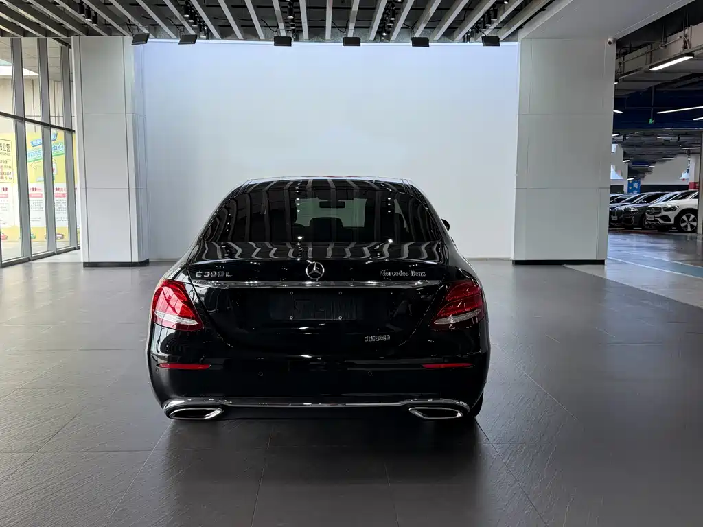 Mercedes-Benz E-Class 2018 — фото 18