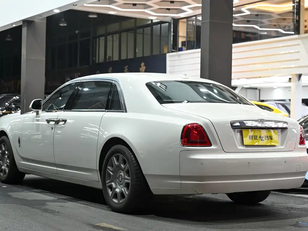 Rolls-Royce Ghost 2015 — фото 9