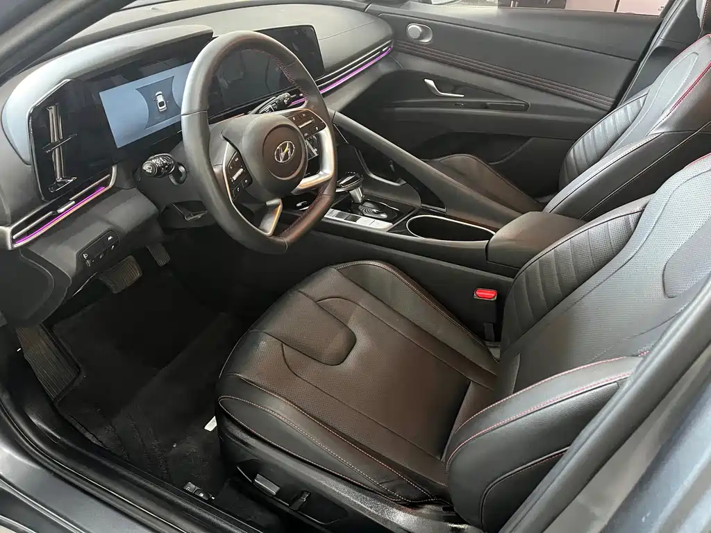 Hyundai Elantra 2023