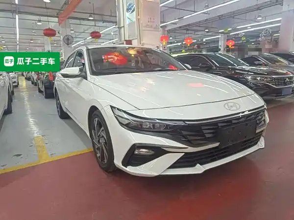 Hyundai Elantra 2024