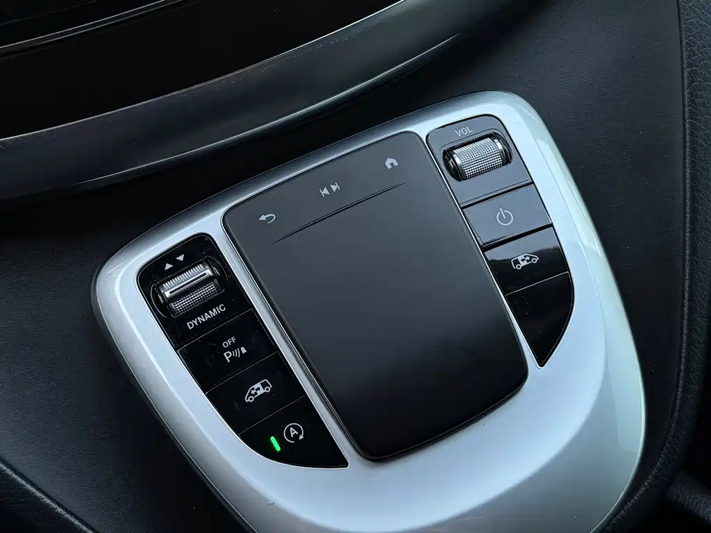 Mercedes-Benz V-Class 2022 — фото 12