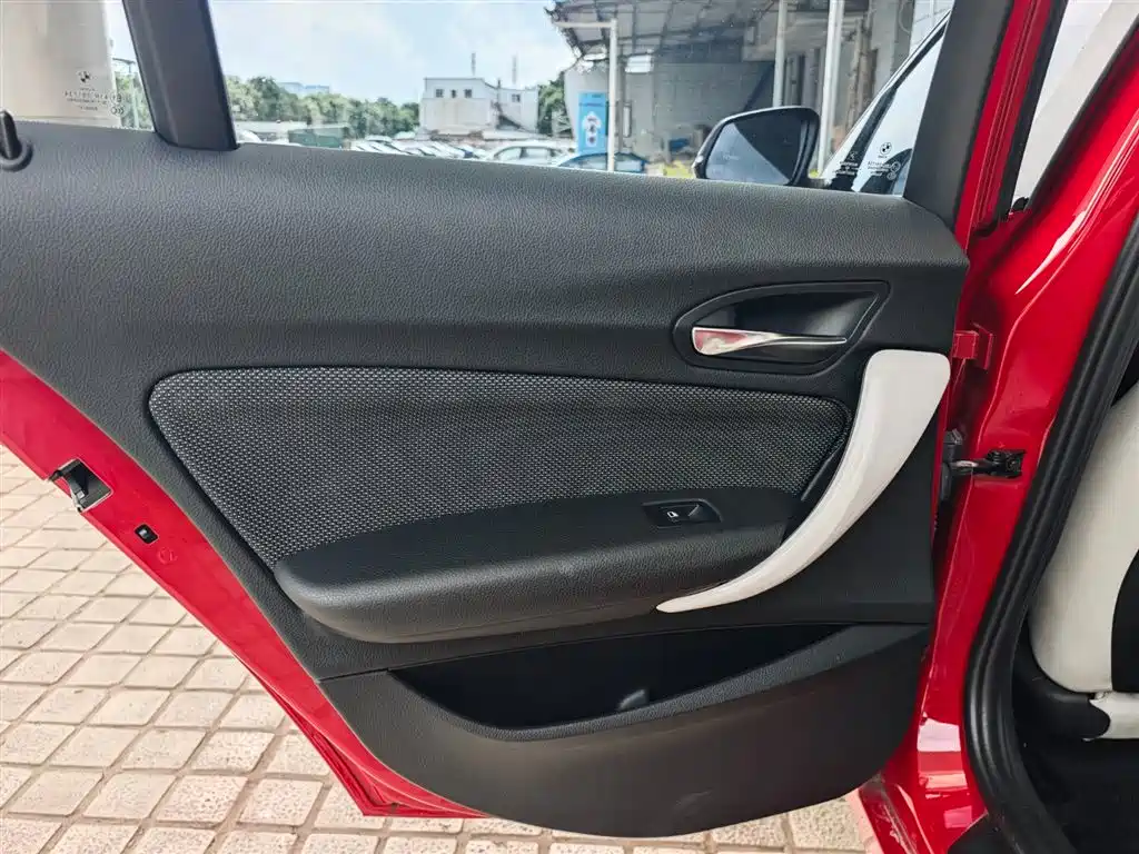 BMW 1 Series 2016 — фото 10