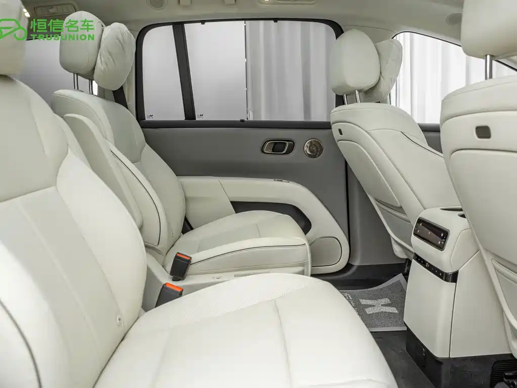 Li Auto i8 2025 — фото 16
