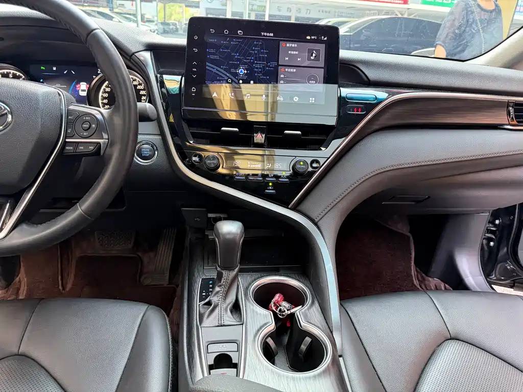 Toyota Camry 2024 — фото 14