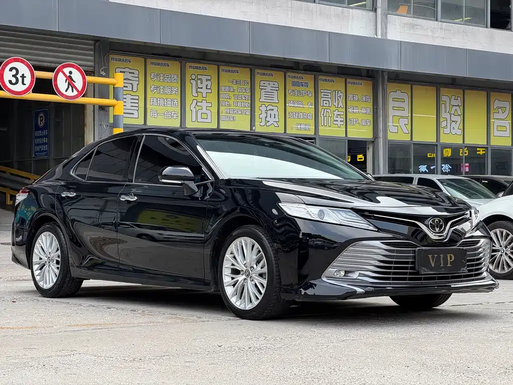 Toyota Camry 2019