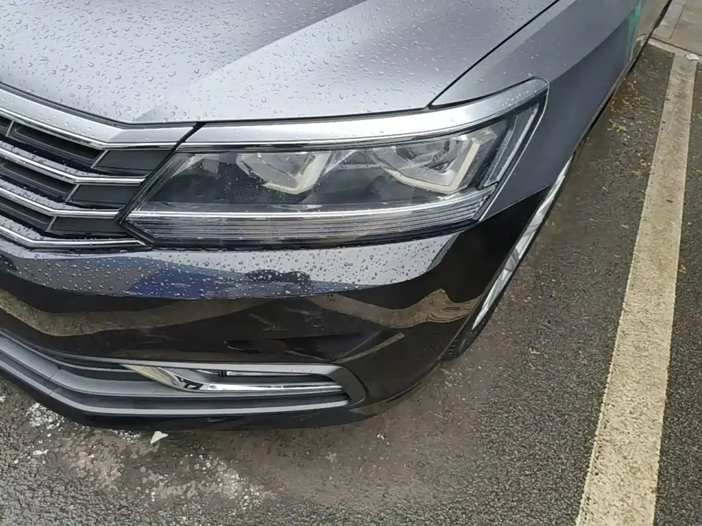 Volkswagen Passat 2017 — фото 24