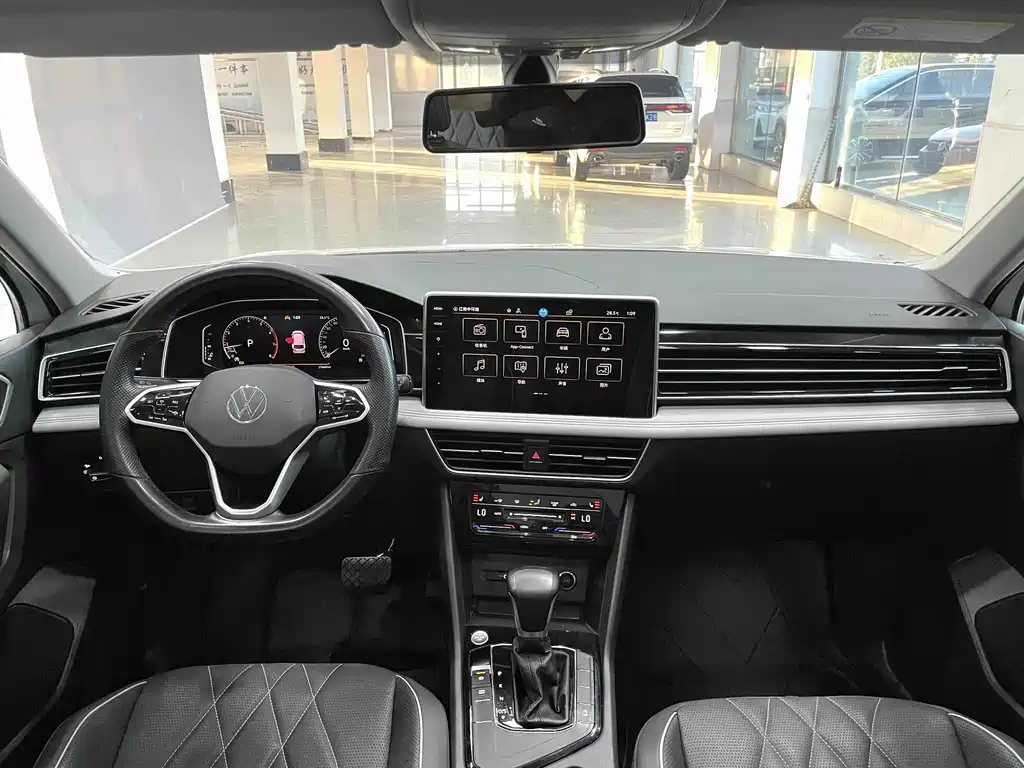 Volkswagen Tiguan L 2022 — фото 9