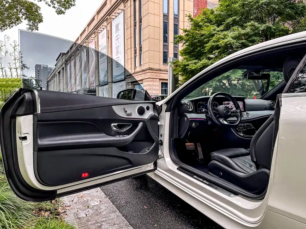 Mercedes-Benz E-Class 2022 — фото 13