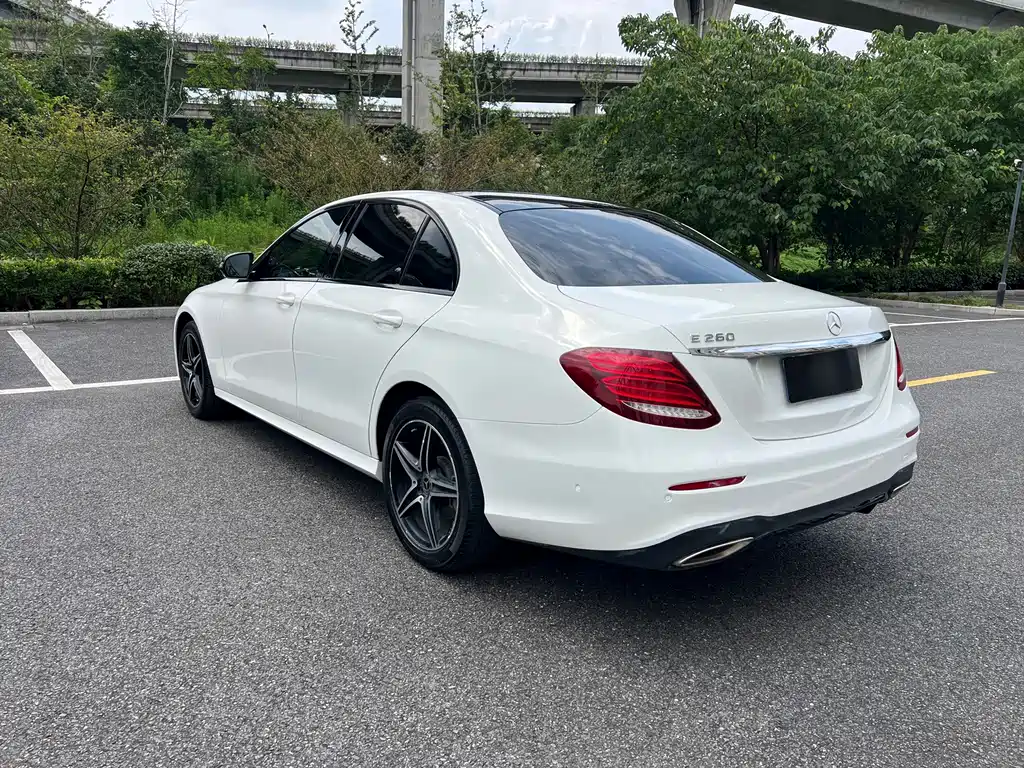 Mercedes-Benz E-Class 2021