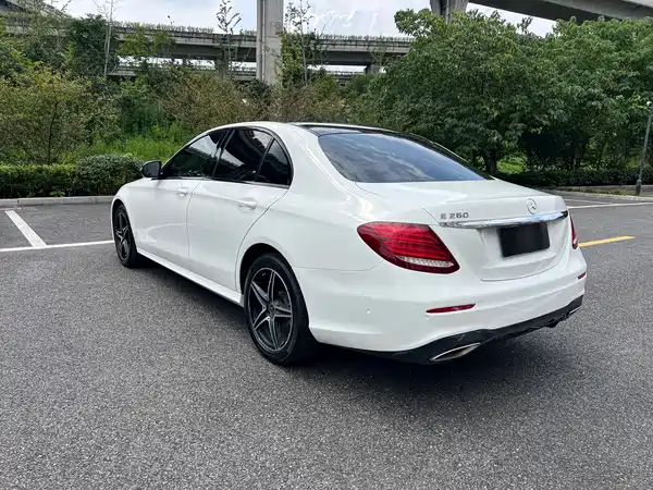 Mercedes-Benz E-Class 2021