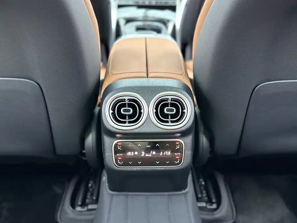 Mercedes-Benz GLC 2024 — фото 11